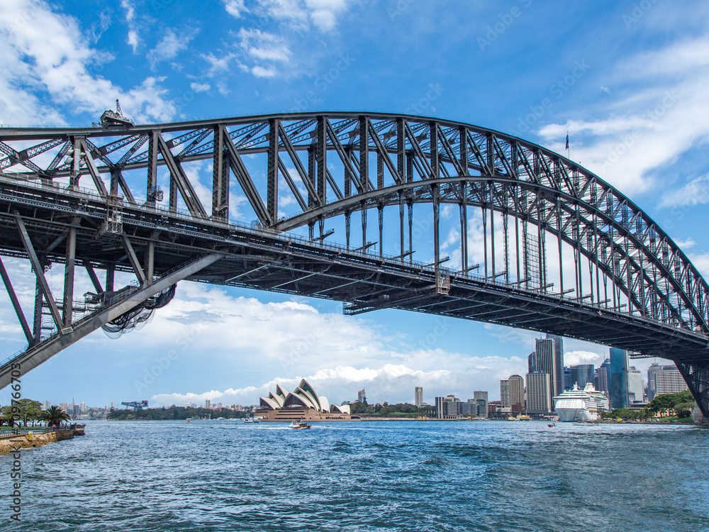 Obraz premium View of the Sydney Opera House From Under the Sydney Harbour Bridge