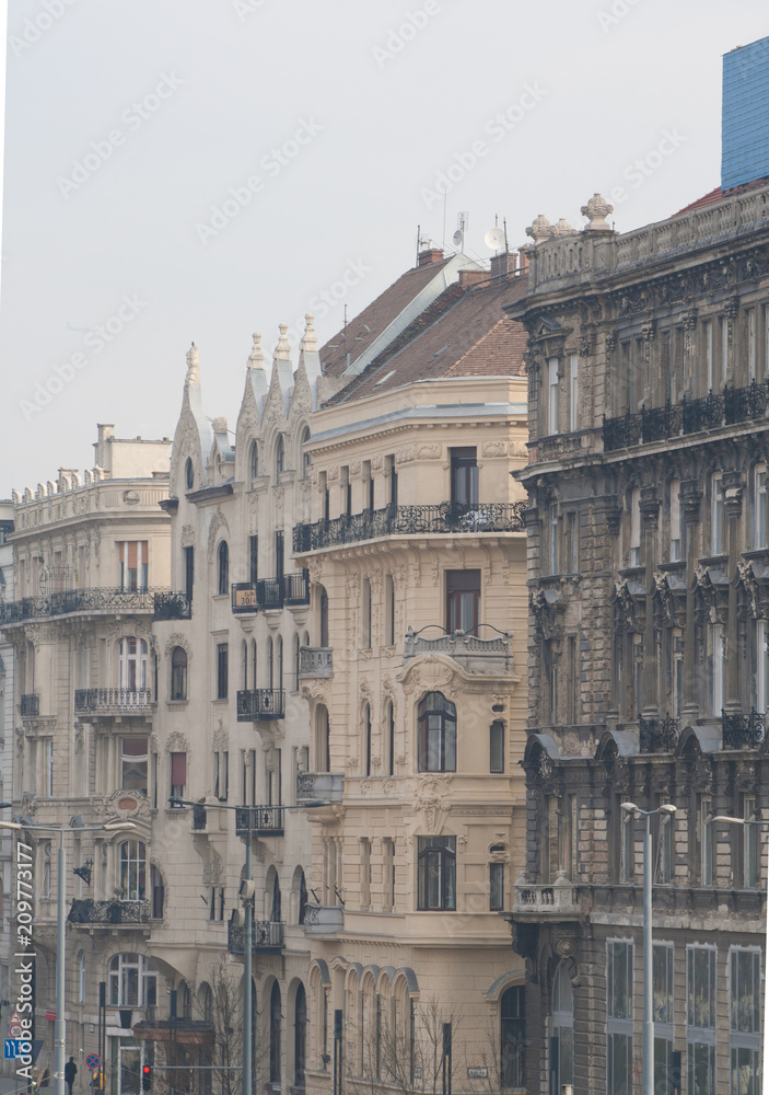 Städtische Szene in Budapest auf der Szabad Sajtó Útca Straße