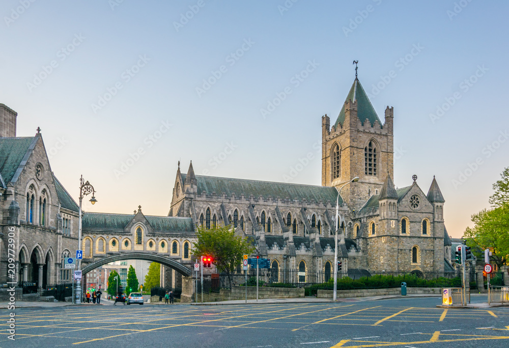 Fototapeta premium Sunset view of the Christ church Cathedral in Dublin, Ireland