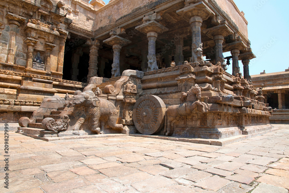 Elephants of the balustrades and galloping horses, Agramandapa