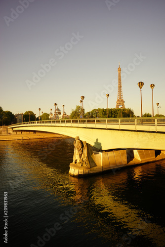 Paris Monument 304 photo