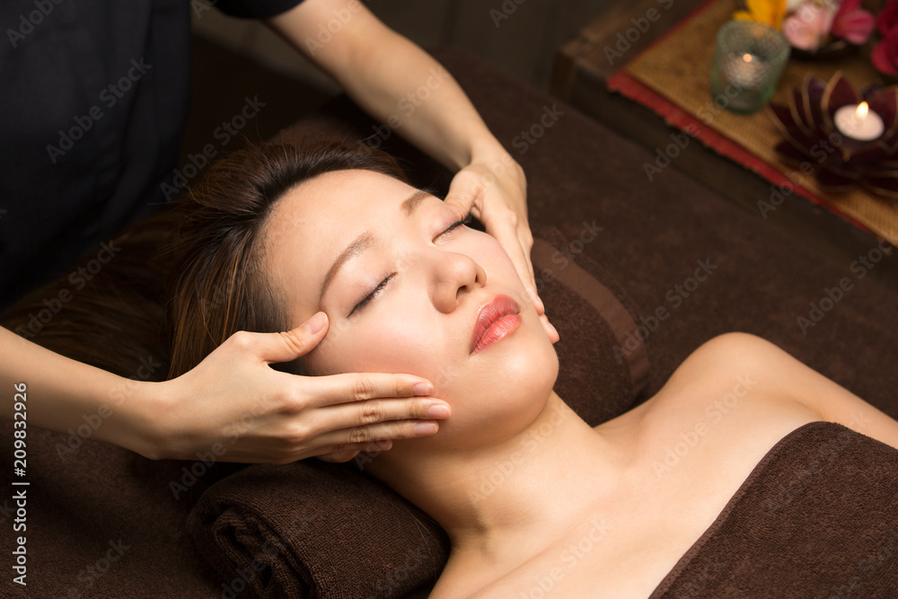 Fototapeta premium エステ・フェイシャル