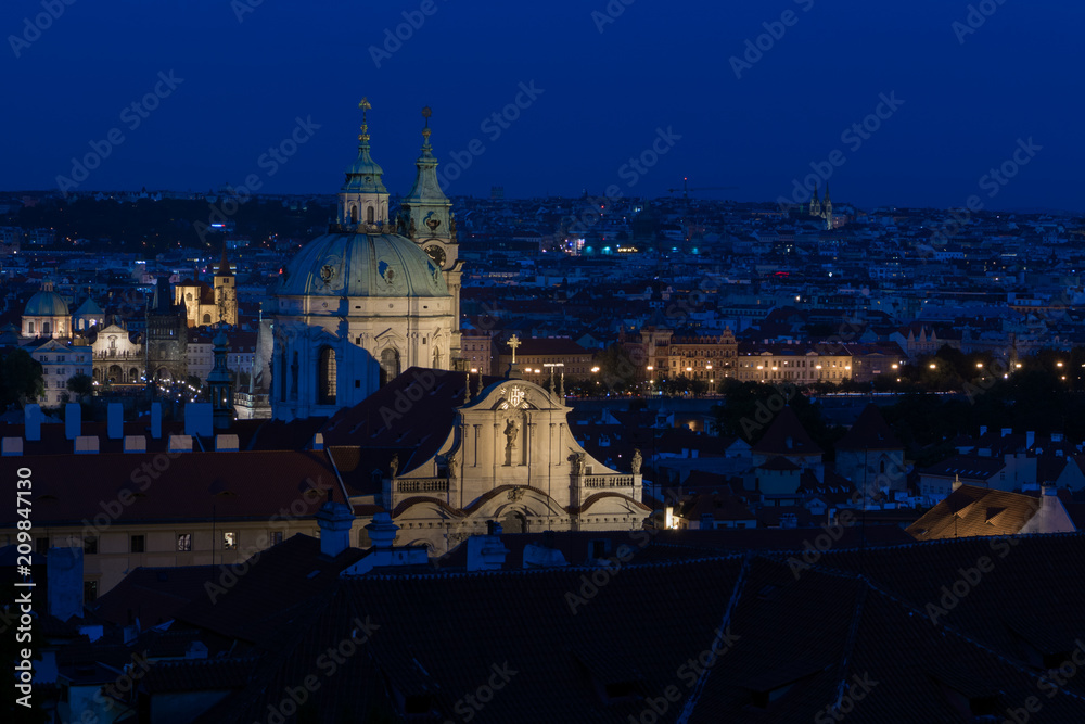 Obraz premium View on Prague at night