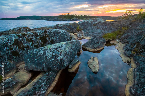 The flow between the rocks ...