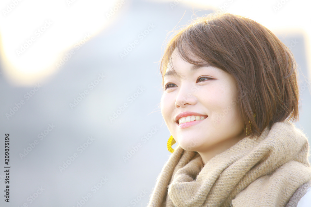 笑顔の女性 笑顔の女性