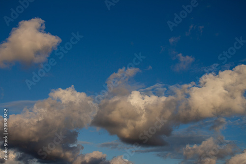 Algodonosas white clouds. Cumulus nimbus in the blue sky.