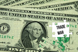 Ein Puzzle, Dollar Geldschein und Handelskrieg zwischen USA und Europa