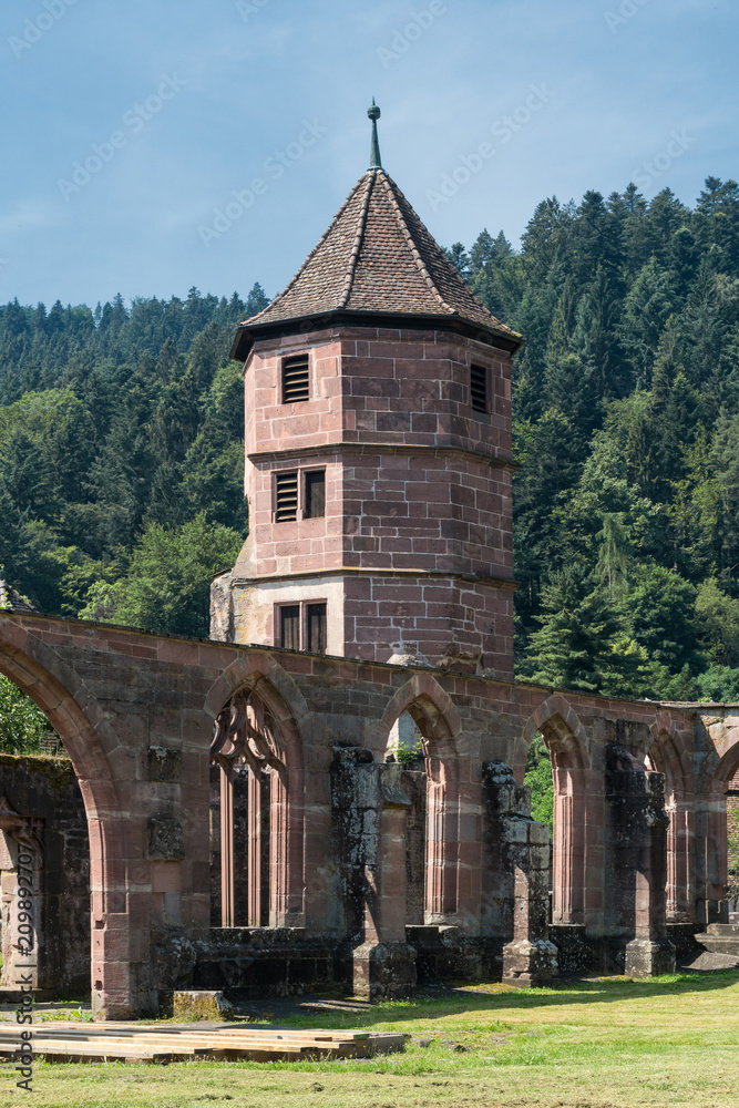 Torturm und Kreuzgang im ehemaligen Kloster Hirsau