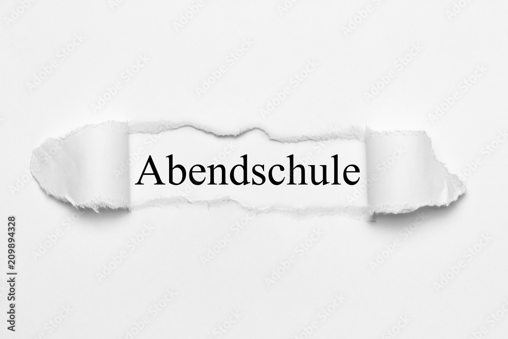 Abendschule auf weißen gerissenen Papier Abendschule auf weißen gerissenen Papier
