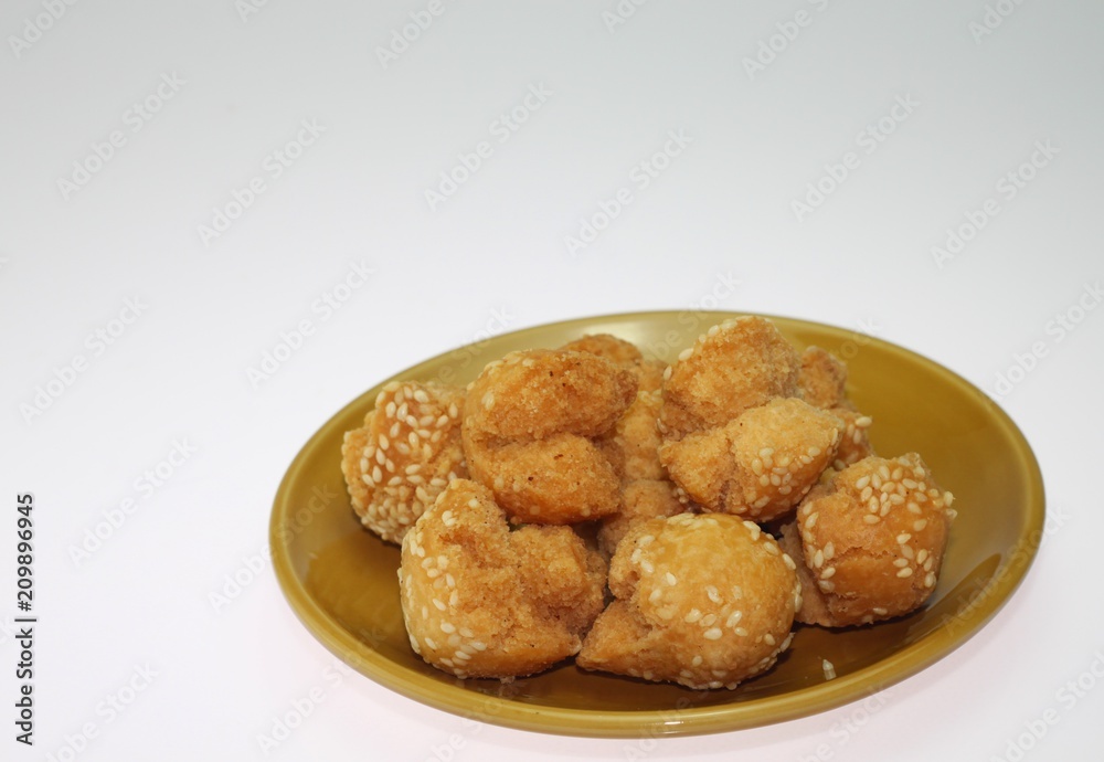 Fried White Sesame Cookie - Kanom Hua Ror - Yim Sa Nay ,Laughing balls Fried White Sesame Cookie - Kanom Hua Ror - Yim Sa Nay ,Laughing balls