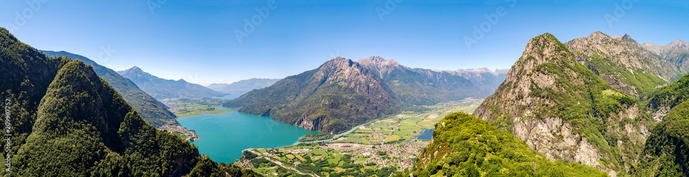 Lago di Novate Mezzola e Valchiavenna (IT) - Vista aerea panoramica