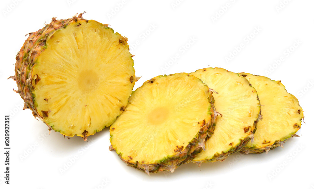 pineapple with slices