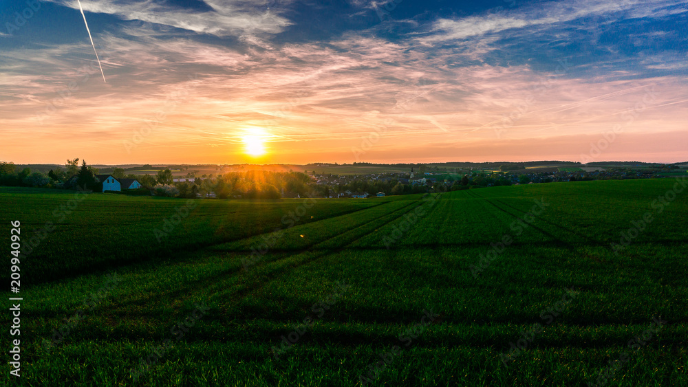 Sonnenuntergang über Leiblfing-4 in Niederbayern