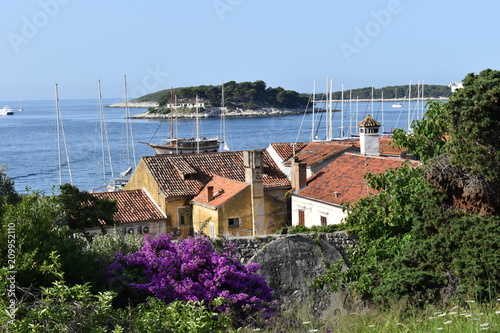 Cuadro en lienzo View over the rooftops of Hvar town from a cozy studio flat, Hvar, Croatia