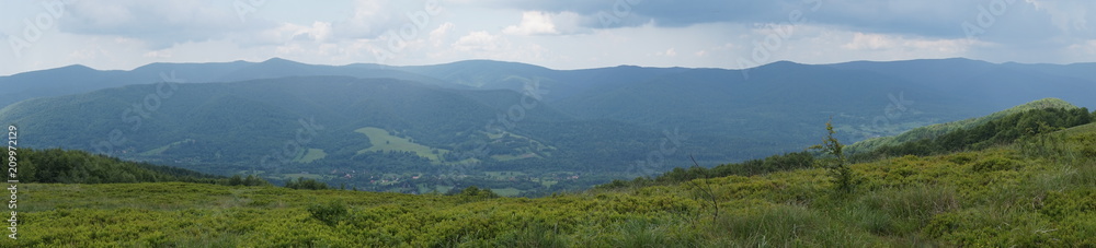 Obraz premium Bieszczady mountains - panorama/ panoramic photograph