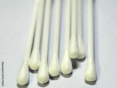  cotton swabs .