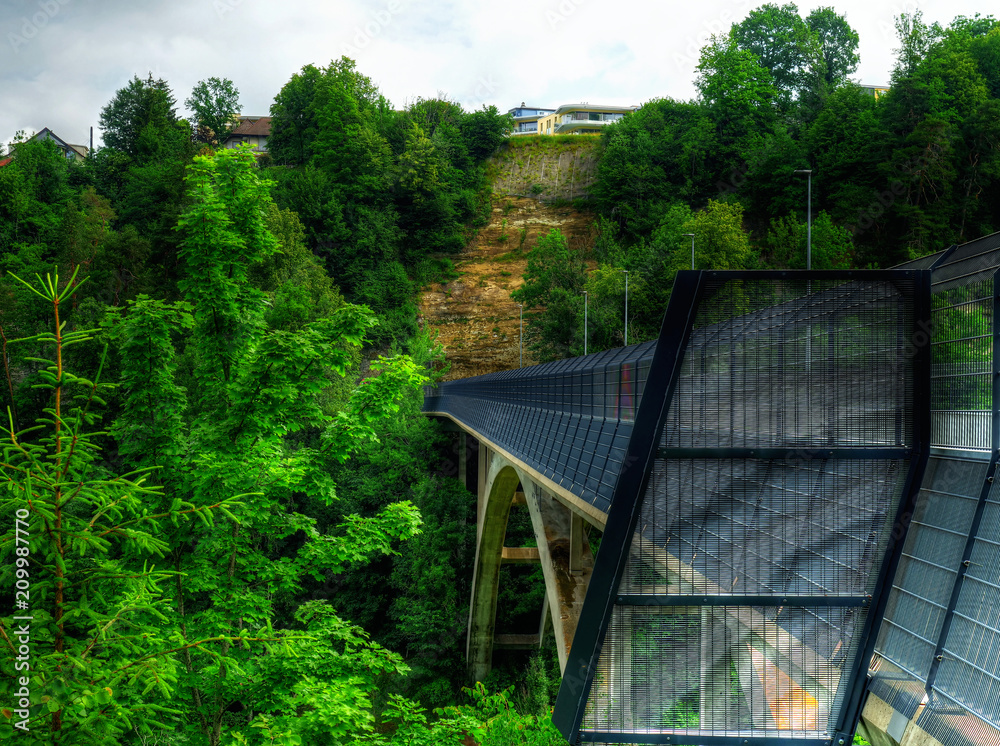 Fribourg, vue sur le Pont du Gottéron, Suisse Fribourg, vue sur le Pont du Gottéron, Suisse