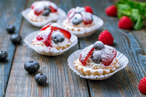tartlet with berries
