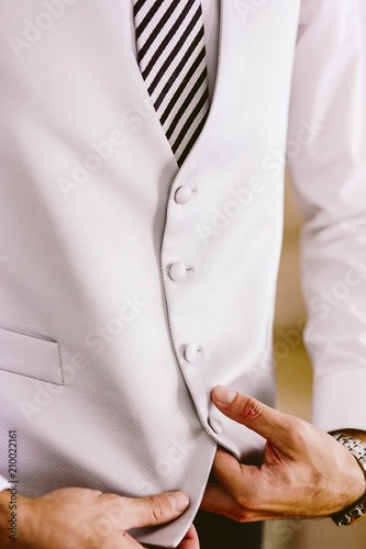 man suit with elegant tie