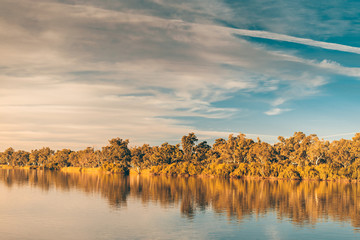 Papier peint photo Rivière Rivière Murray au soleil couchant  © myphotobank.com.au