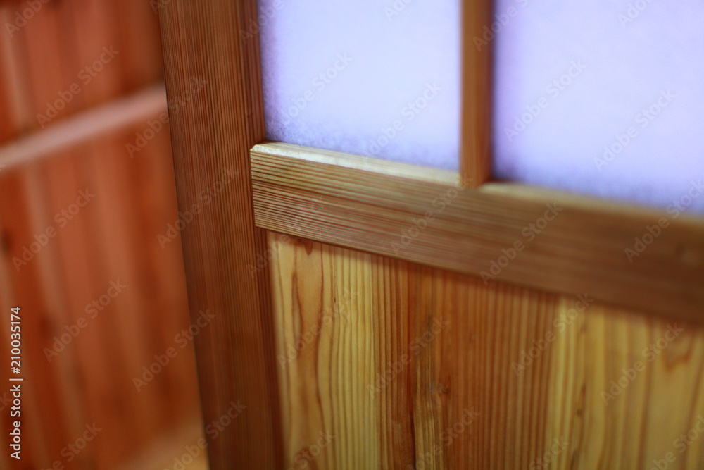 古い浴室,居間,トイレの扉 古い浴室,居間,トイレの扉