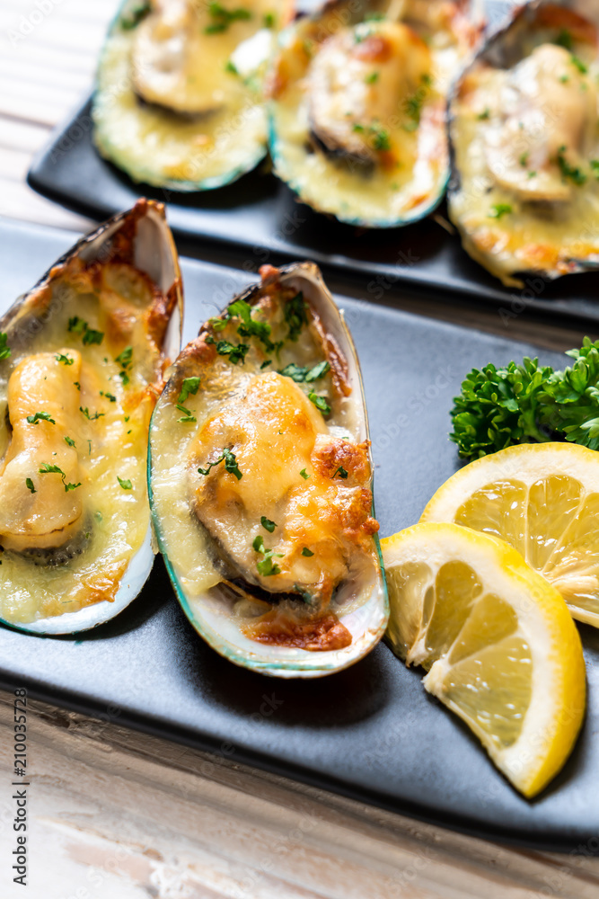 mussel baked with cheese mussel baked with cheese