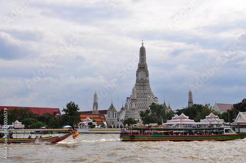 Transport boats and ships on Chao Phraya River in Bangkok, Thailand © YuanChieh