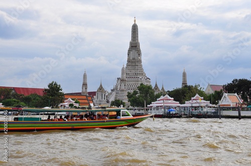 Transport boats and ships on Chao Phraya River in Bangkok, Thailand © YuanChieh