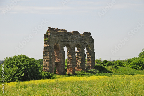 Roma  il parco degli Acquedotti romani