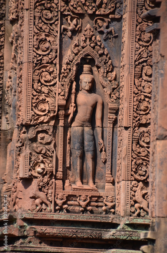 Obraz premium Banteay Srei angkor cambodia ancient sculpture relief