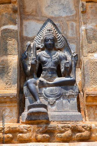 Virbhadra, a fearsome form of Shiva, Airavatesvara Temple, Darasuram, Tamil Nadu, Southern wall of maha-mandapa.