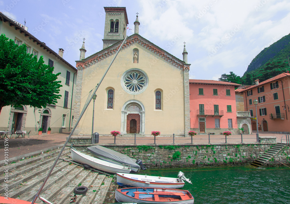Φωτογραφία the square and the small port of Torno, a small village in the como Lake, Italy