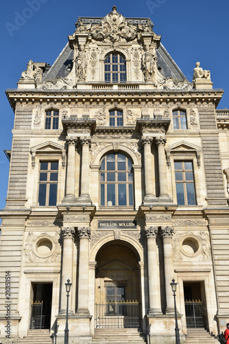 Pavillon du palais du louvre à Paris, France
