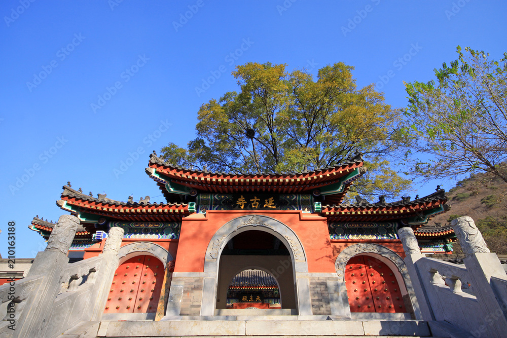 Naklejka premium Temple architecture, Chinese traditional architectural style