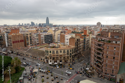 サグラダ・ファミリアの生誕のファザードから見るバルセロナ市街風景