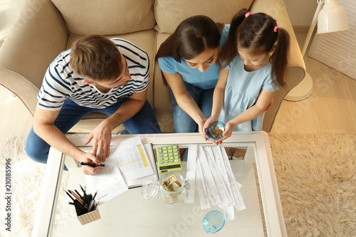 Family with pay bills, calc...