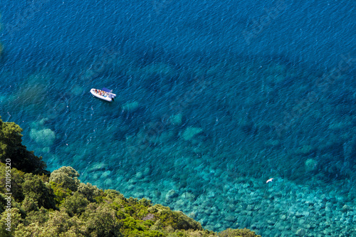 Mare cristallino, Isola d'Ischia © Umberto