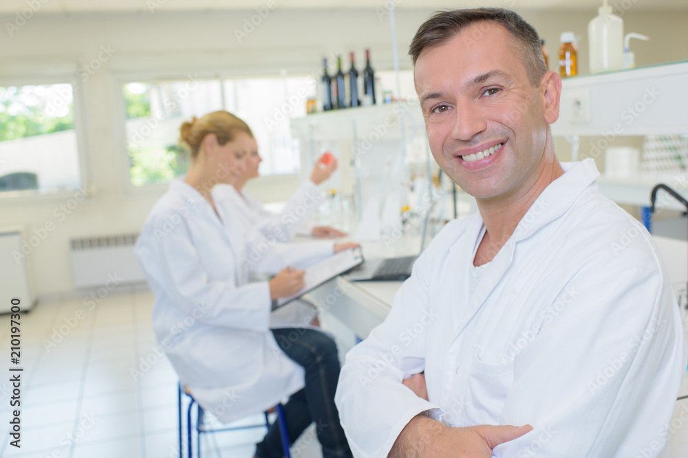 Obraz premium Portrait of smiling male lab technician