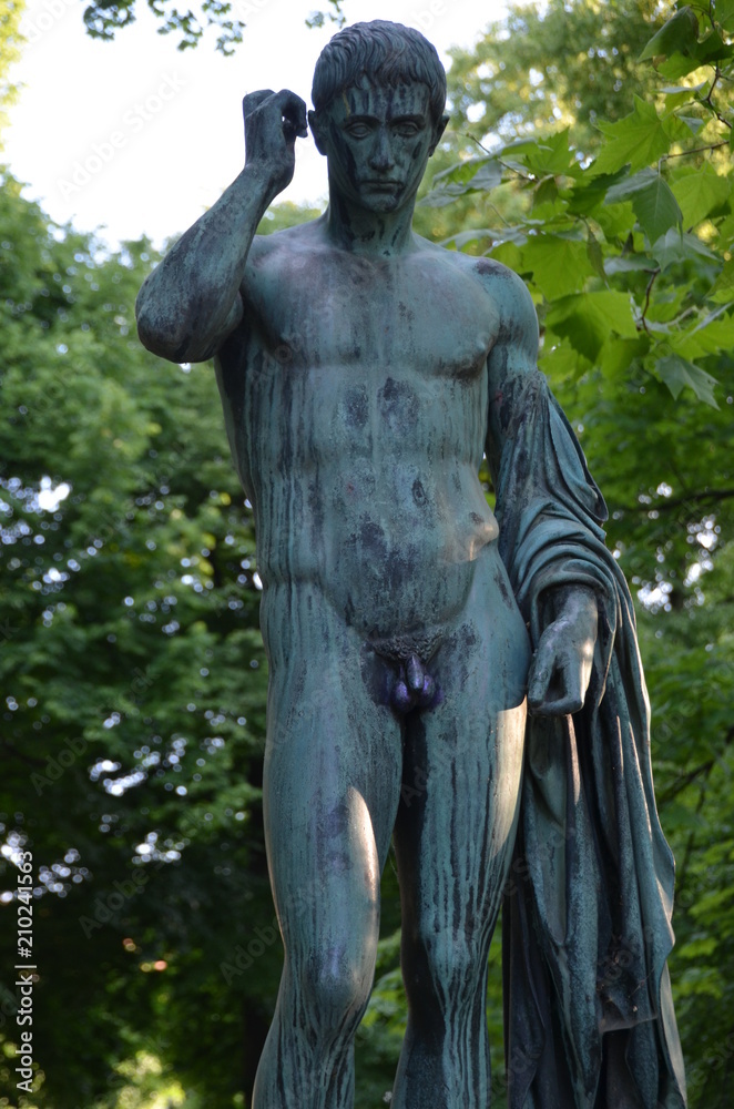 bronze sculpture man athlete body