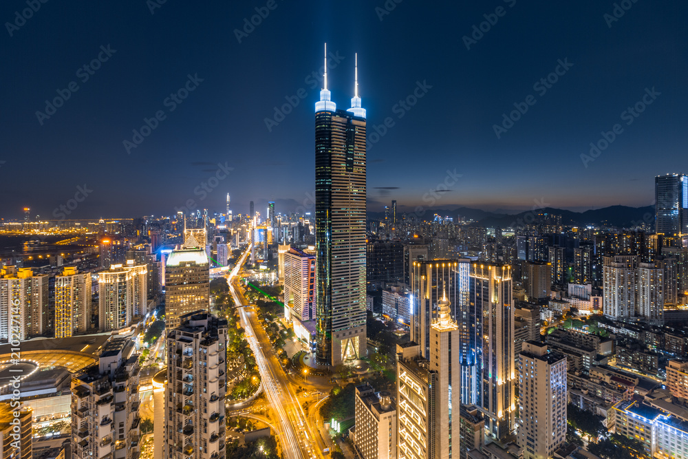 Fototapeta premium The city skyline at night in Shenzhen