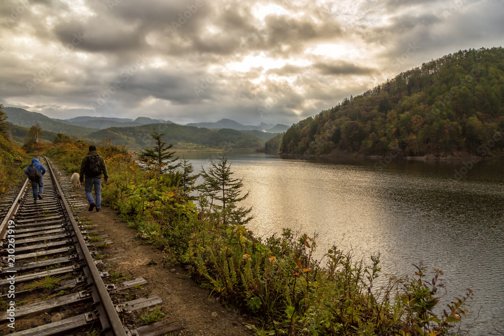 a walk along the railway along the lake