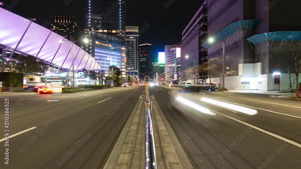 Traffic in the Central Tokyo at Night (time lapse) Traffic in the Central Tokyo at Night (time lapse)