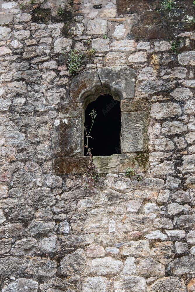 fenêtre ancienne à Santillana del Mar dans le nord de l'Espagne