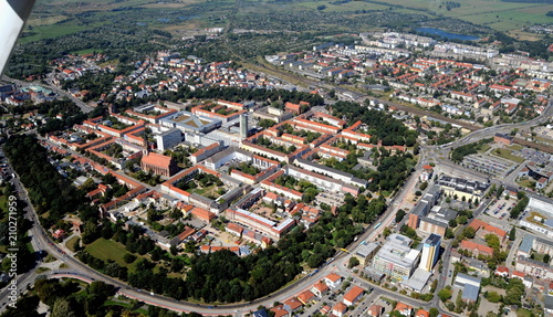 Fototapeta Naklejka Na Ścianę i Meble -  Neubrandenburg, Zentrum mit Friedrich-Engels-Ring