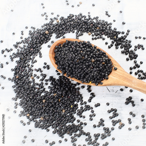 Black beluga lentil seeds