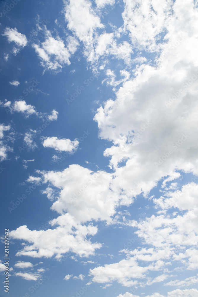 Obraz premium blue sky with white clouds