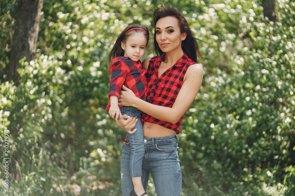 Fototapeta premium Mother with daughter