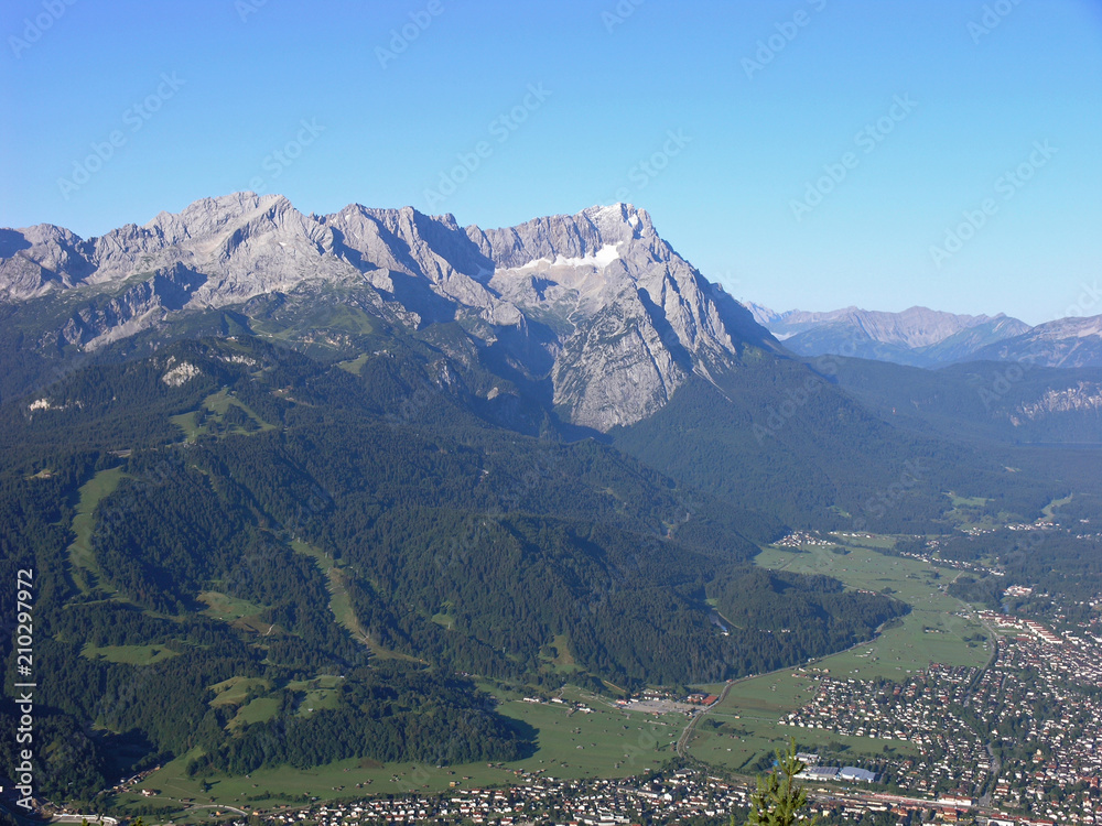 Zugspitze mit Garmisch-Partenkirchen, Germany