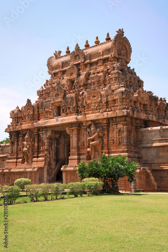 Rajarajan Tiruvasal and protecting wall, Brihadisvara Temple, Tanjore, Tamil Nadu. Vew from East