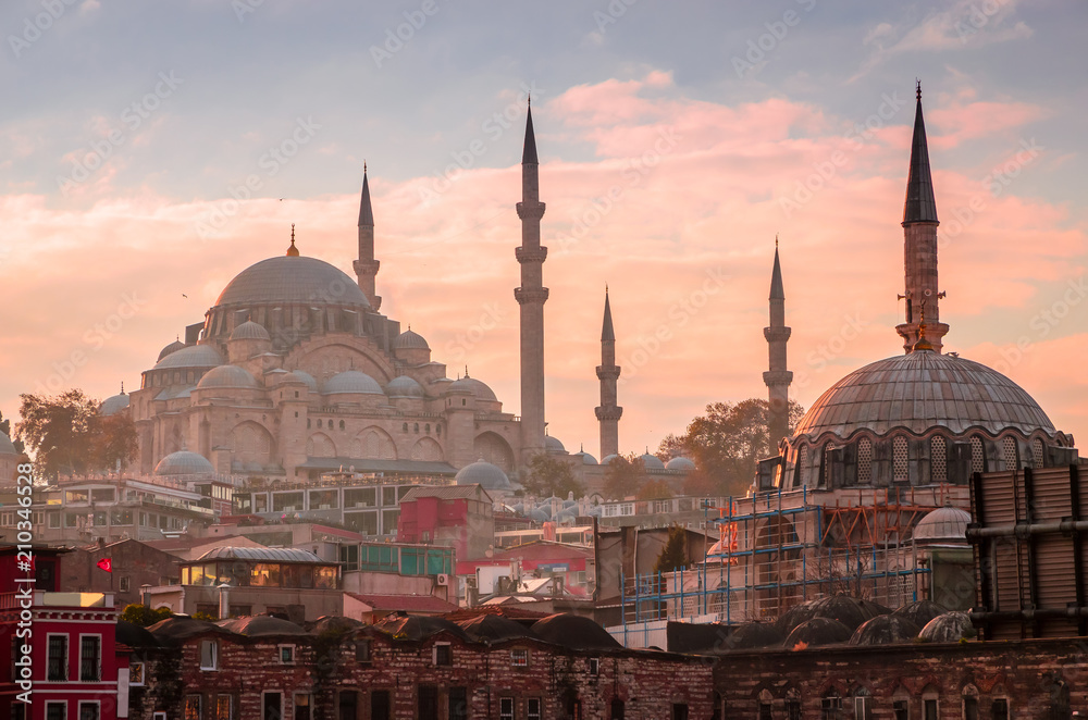 Obraz premium Meczet Sulejmana Wspaniałego w Stambule w Turcji